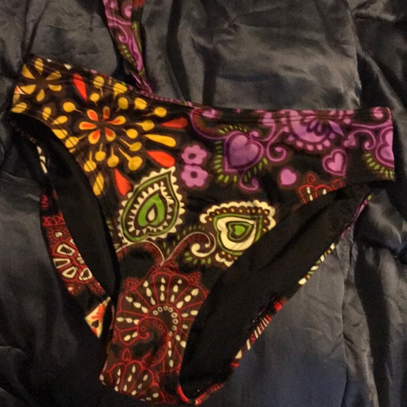 Victoria Secret size medium bottoms and 34B top - Picture 2 of 2
